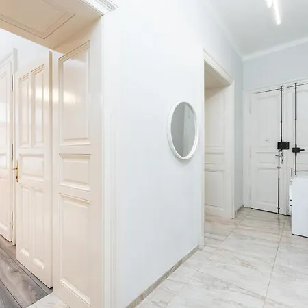 Rentero Friendly Near Wenceslas Square * Prague