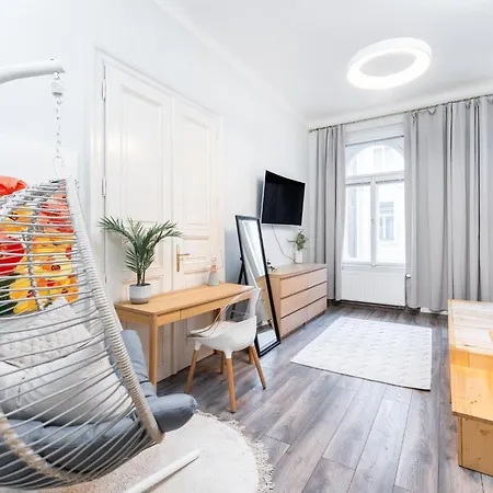 Friendly Near Wenceslas Square Apartmán